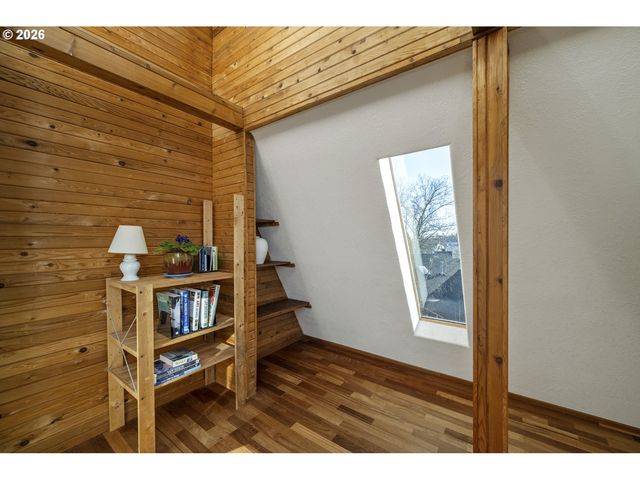 2704 ORCHARD HILL Ln, Lake Oswego, OR 97035