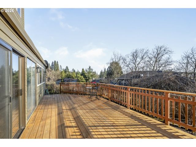 2704 ORCHARD HILL Ln, Lake Oswego, OR 97035