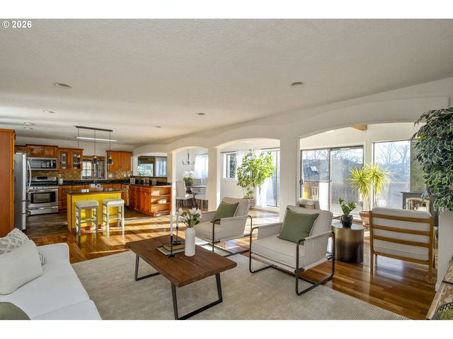 2704 ORCHARD HILL Ln, Lake Oswego, OR 97035