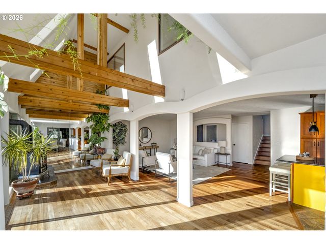 2704 ORCHARD HILL Ln, Lake Oswego, OR 97035