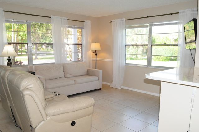 1 Newport A 1, Deerfield Beach, FL 33442