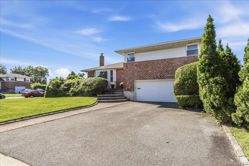 197 Stephen Street, Levittown, NY 11756 — photo 2