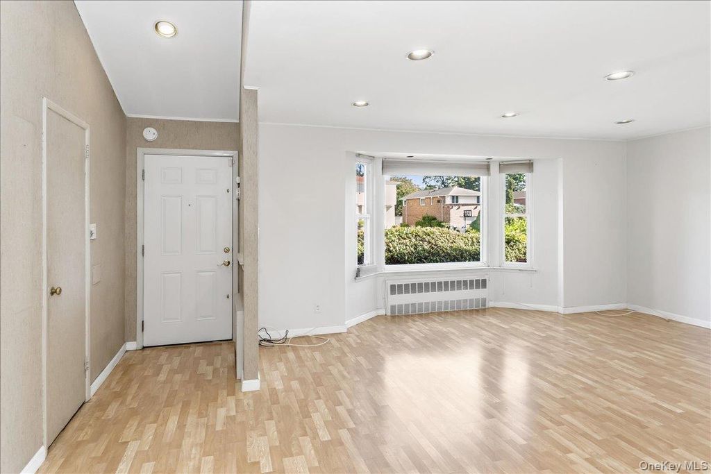 197 Stephen Street, Levittown, NY 11756 — photo 4