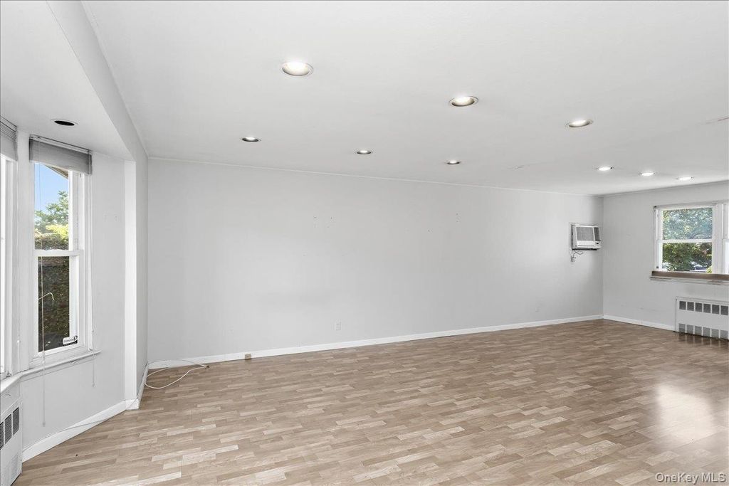 197 Stephen Street, Levittown, NY 11756 — photo 5