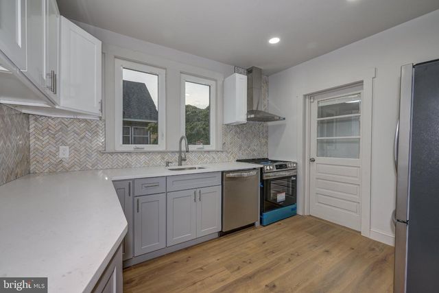 531 GREENWICH AVE, Paulsboro, NJ 08066