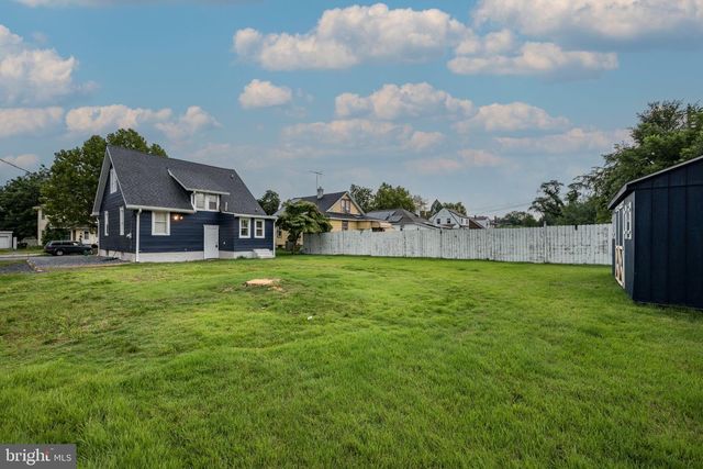 531 GREENWICH AVE, Paulsboro, NJ 08066