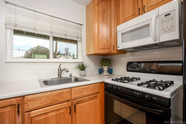 11739 Walnut Rd, Lakeside, CA 92040