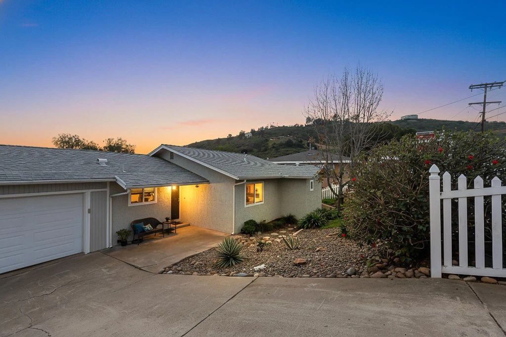 11739 Walnut Rd, Lakeside, CA 92040