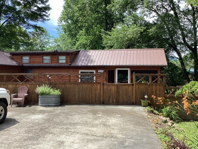 1531 Mountain Village Drive, Hiawassee, GA 30546