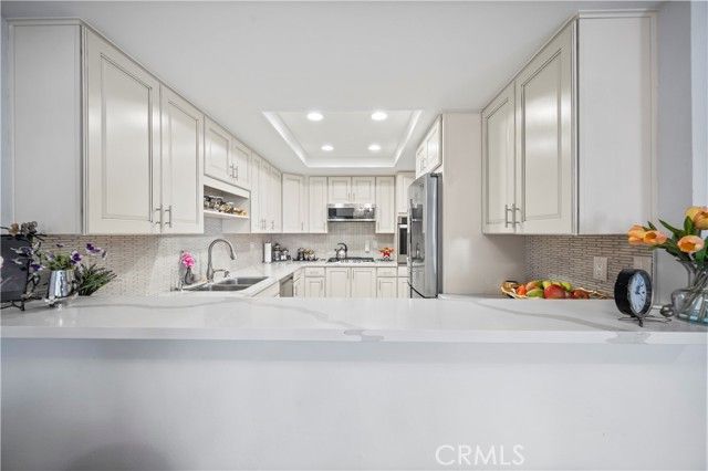 8435 Burnet 105, North Hills (los Angeles), CA 91343