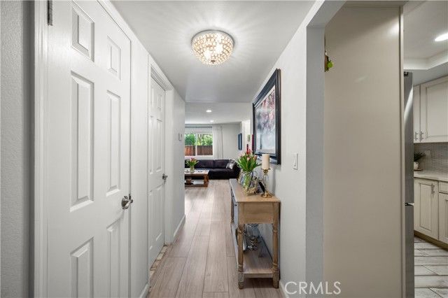 8435 Burnet 105, North Hills (los Angeles), CA 91343