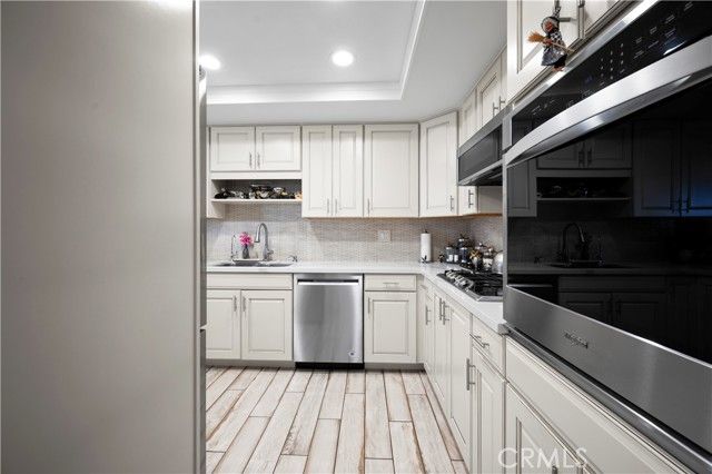 8435 Burnet 105, North Hills (los Angeles), CA 91343