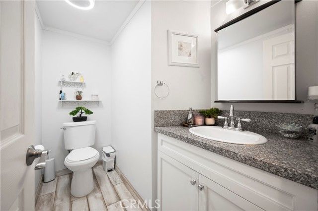 8435 Burnet 105, North Hills (los Angeles), CA 91343