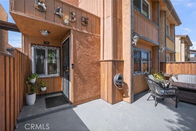 8435 Burnet 105, North Hills (los Angeles), CA 91343