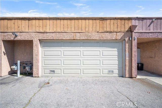 8435 Burnet 105, North Hills (los Angeles), CA 91343