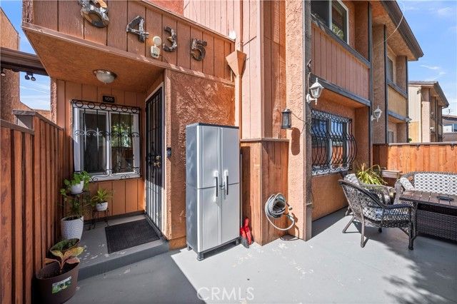 8435 Burnet 105, North Hills (los Angeles), CA 91343