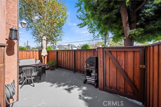 8435 Burnet 105, North Hills (los Angeles), CA 91343