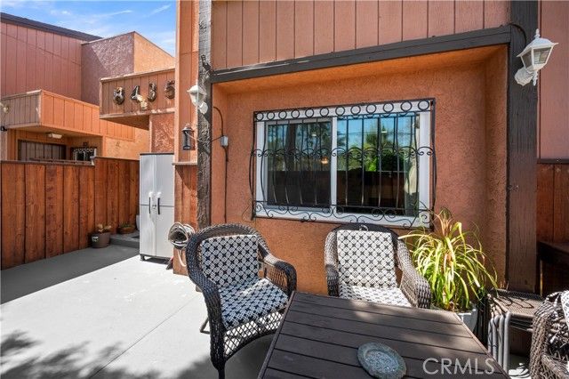 8435 Burnet 105, North Hills (los Angeles), CA 91343