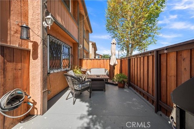 8435 Burnet 105, North Hills (los Angeles), CA 91343