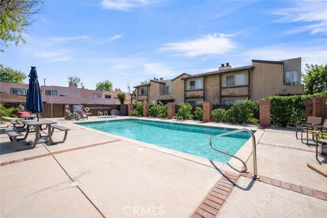 8435 Burnet 105, North Hills (los Angeles), CA 91343