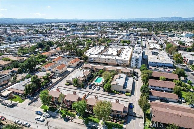 8435 Burnet 105, North Hills (los Angeles), CA 91343