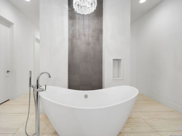 2 Via Aragon, San Antonio, TX 78257