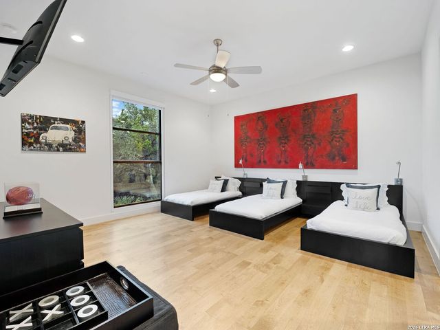 2 Via Aragon, San Antonio, TX 78257