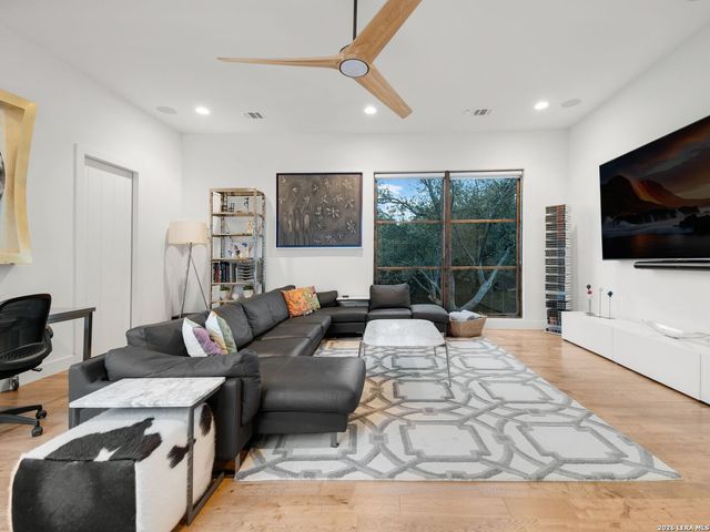 2 Via Aragon, San Antonio, TX 78257