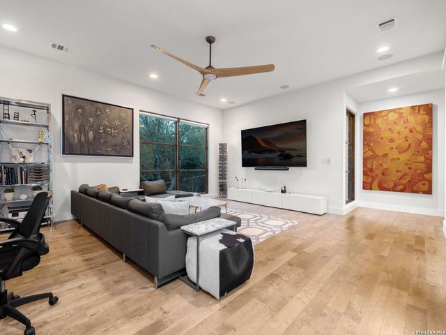 2 Via Aragon, San Antonio, TX 78257