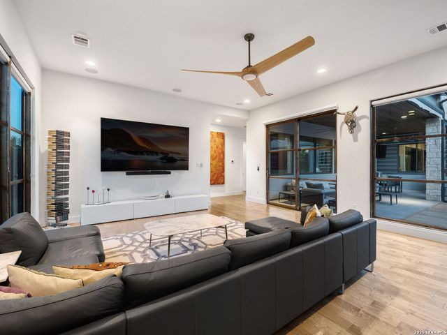 2 Via Aragon, San Antonio, TX 78257