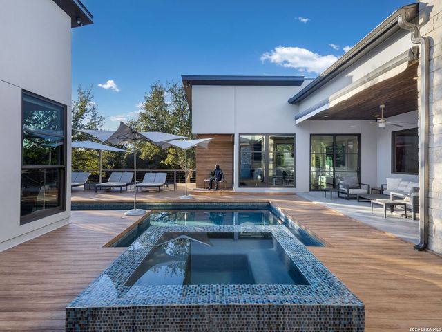 2 Via Aragon, San Antonio, TX 78257