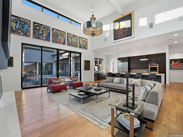 2 Via Aragon, San Antonio, TX 78257