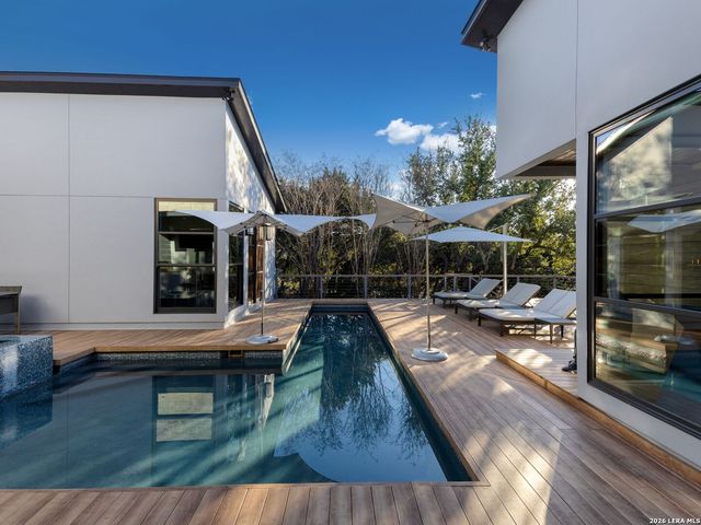 2 Via Aragon, San Antonio, TX 78257