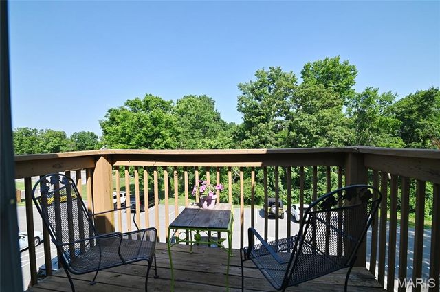 2745 Westphalia Court F, Oakville, MO 63129