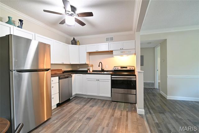 2745 Westphalia Court F, Oakville, MO 63129