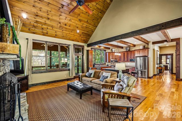 136 Merrills Ridge Road, Asheville, NC 28803