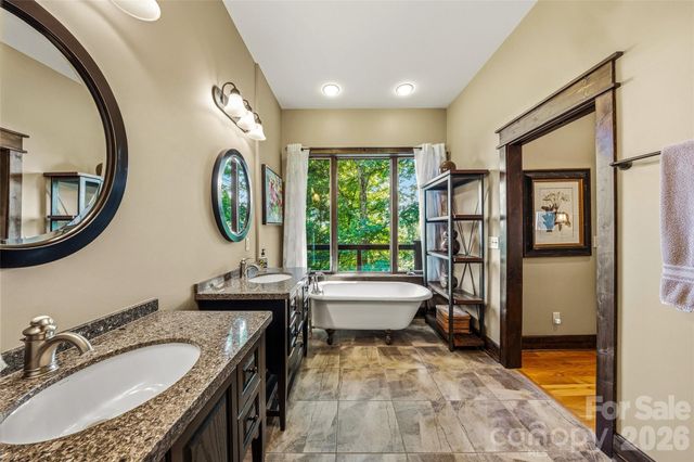 136 Merrills Ridge Road, Asheville, NC 28803
