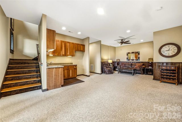136 Merrills Ridge Road, Asheville, NC 28803