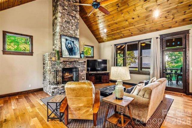 136 Merrills Ridge Road, Asheville, NC 28803
