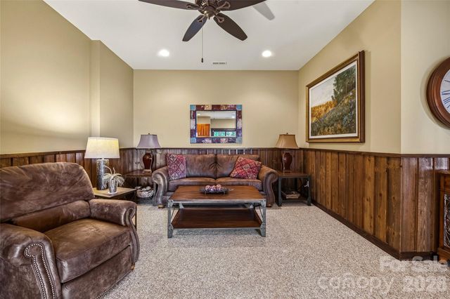 136 Merrills Ridge Road, Asheville, NC 28803