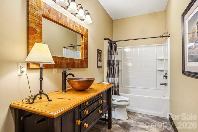 136 Merrills Ridge Road, Asheville, NC 28803