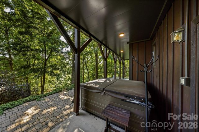 136 Merrills Ridge Road, Asheville, NC 28803