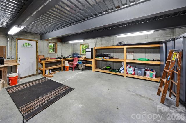 136 Merrills Ridge Road, Asheville, NC 28803