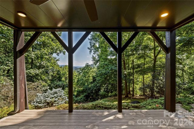 136 Merrills Ridge Road, Asheville, NC 28803