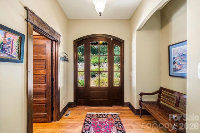 136 Merrills Ridge Road, Asheville, NC 28803