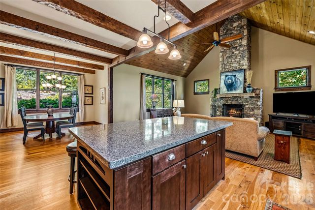 136 Merrills Ridge Road, Asheville, NC 28803