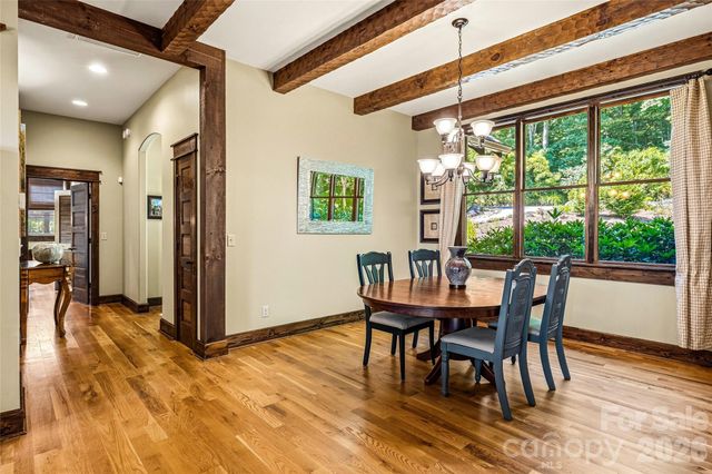 136 Merrills Ridge Road, Asheville, NC 28803
