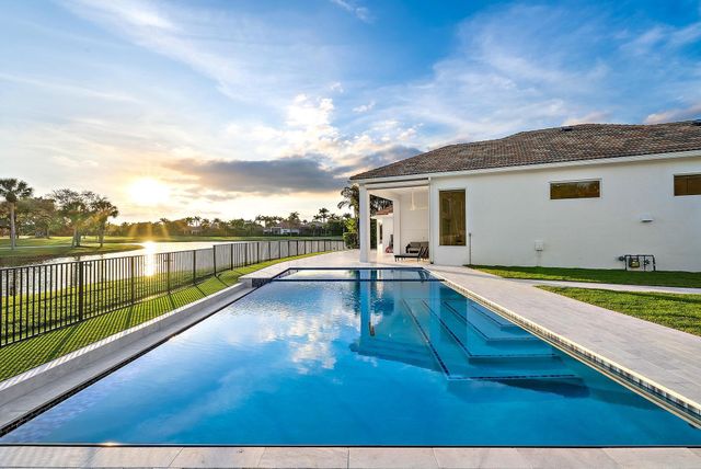 10284 Sand Cay Lane, West Palm Beach, FL 33412