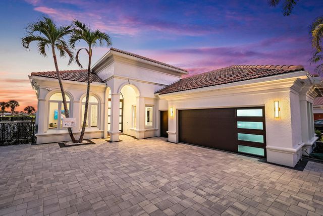 10284 Sand Cay Lane, West Palm Beach, FL 33412