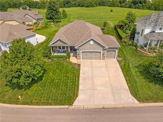 13286 Davis Avenue, Bonner Springs, KS 66012